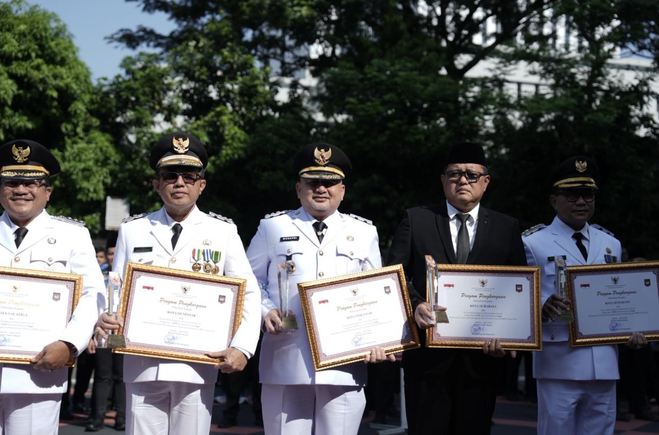 Peringatan Hari Otda 2026, Makassar Raih Penghargaan Nasional Kinerja Pemerintahan Terbaik