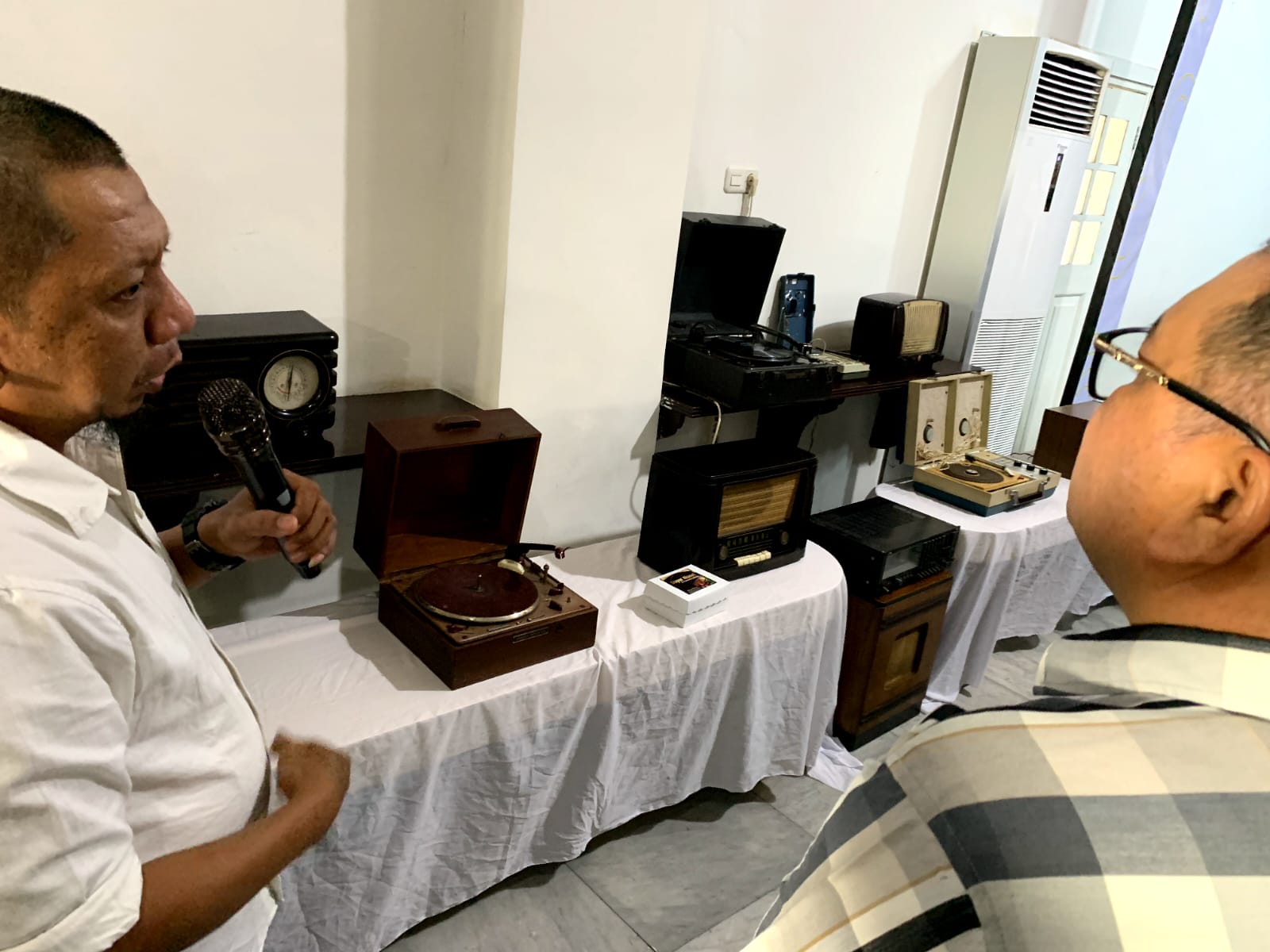 Disbud Makassar Hadirkan Piringan Hitam Peninggalan VOC