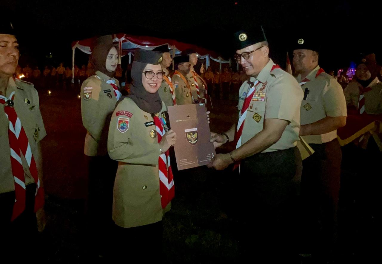 Dianugerahi Lencana Darma Bakti dari Kwarnas, Bupati Husniah Kian Termotivasi Majukan Gerakan Pramuka