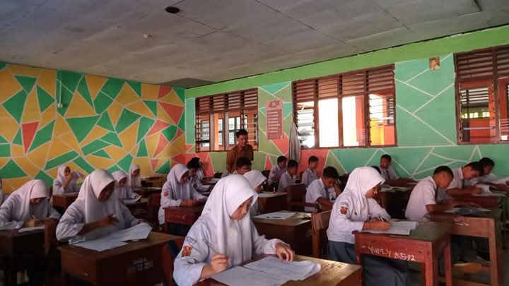 Cuaca Ekstrem, Disdik Sulsel Bolehkan Sekolah Virtual
