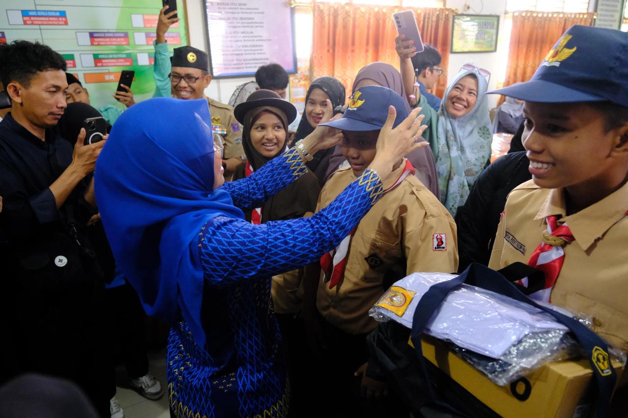 Tunaikan Janji Politik, Bupati Gowa Pastikan Seragam Sekolah Gratis Tetap Berlanjut Tahun Depan