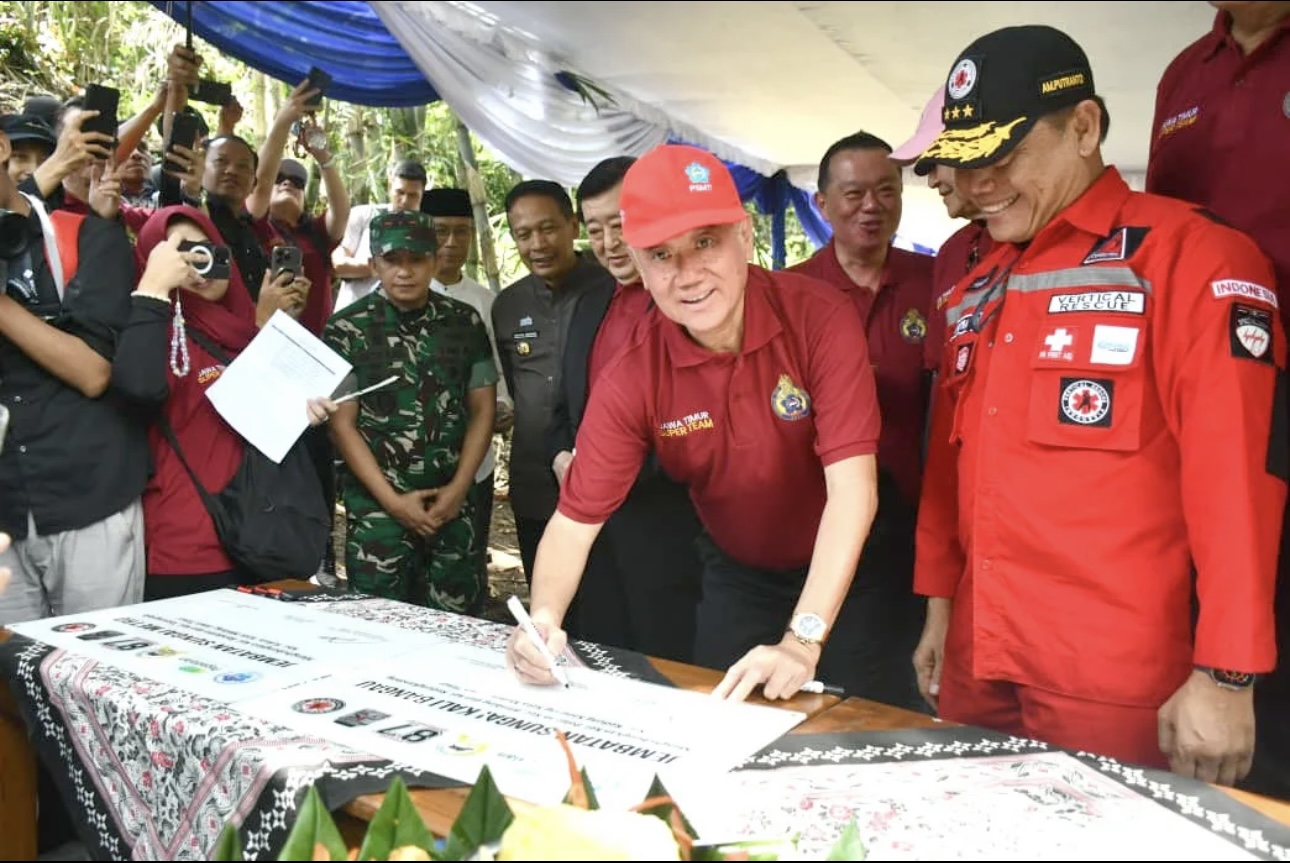 Kolaborasi PSMTI - Vertical Rescue Indonesia Resmikan Jembatan Sungai Kali Bangau