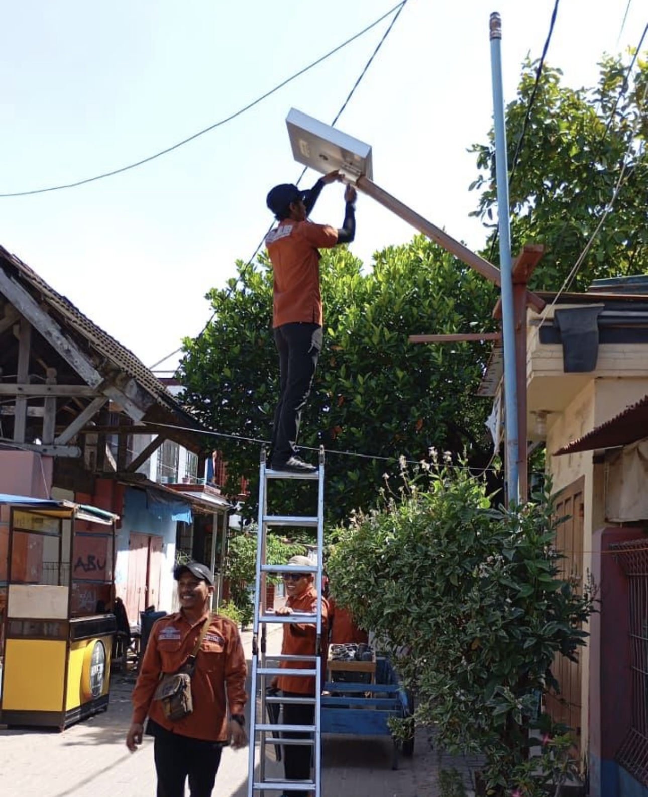 Pemkot Makassar Pasang 40 Lampu Solar Cell di Pulau dan Armada Laut Segera Terwujud