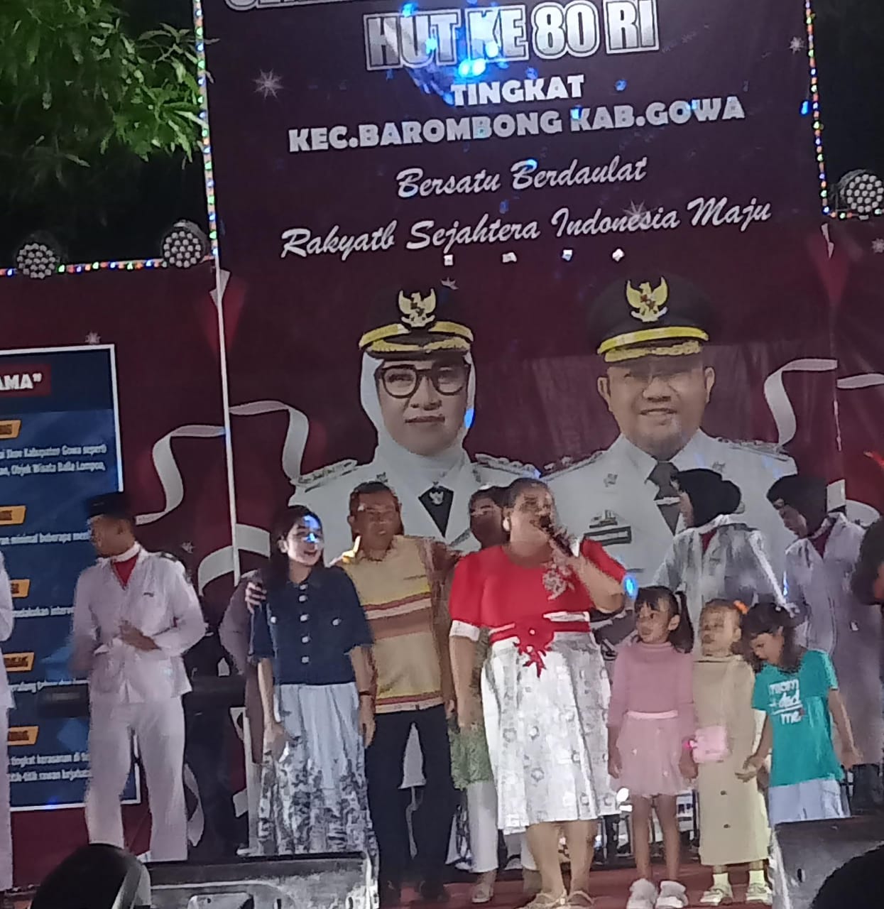 Ramah Tamah HUT RI Kecamatan Barombong Bertabur Artis, Aty Kodong Tampil Memukau