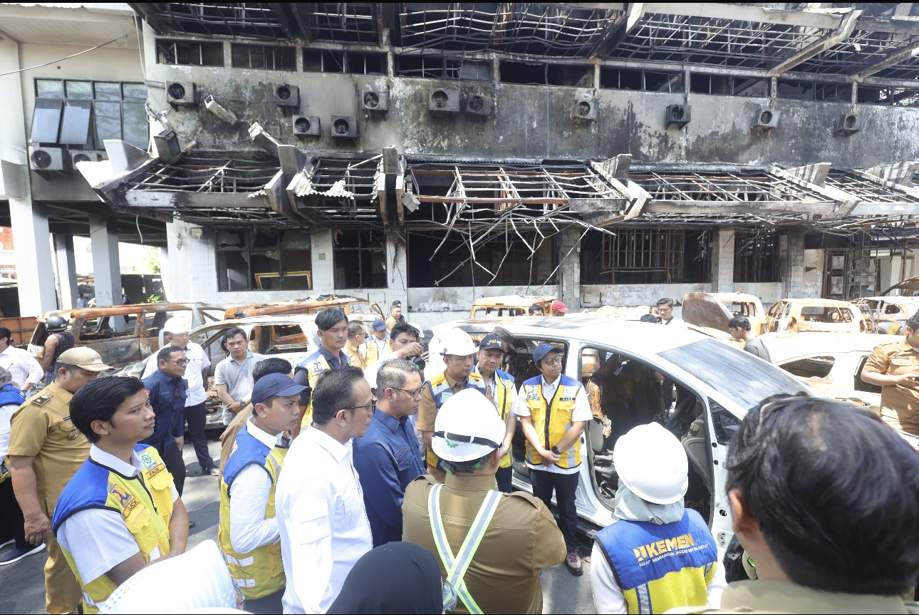 Usai Tinjau Gedung DPRD Makassar, Kementerian PU Pastikan Bakal Merobohkan dan Rekonstruksi Total Gedung Baru
