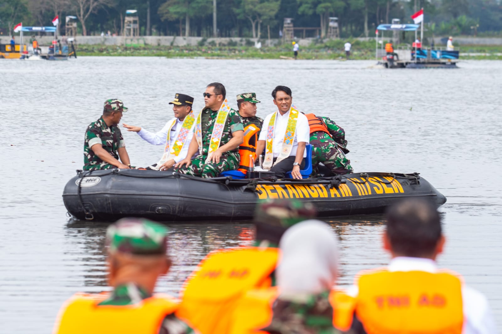 Mandiri Sahabat Desa Gerakkan Ekonomi Lewat Aksi Bersih Waduk di Jawa Barat