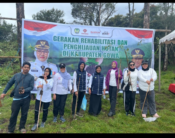 10 Ribu Pohon Kembali Ditanam di Dataran Tinggi Gowa