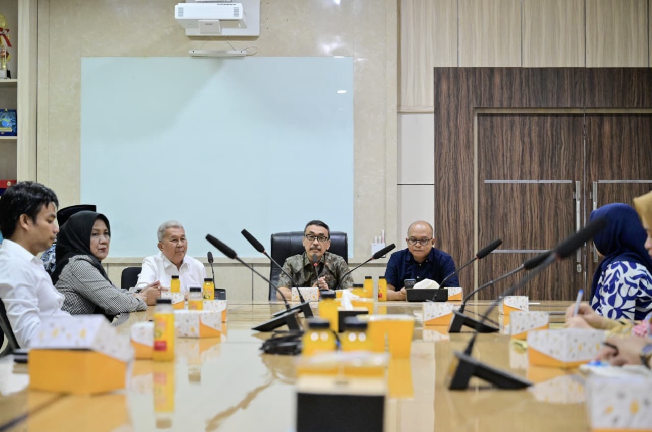 Terima Kunker DPRD Wajo, Plt Dirut PDAM Andi Syahrum Paparkan Transformasi Layanan