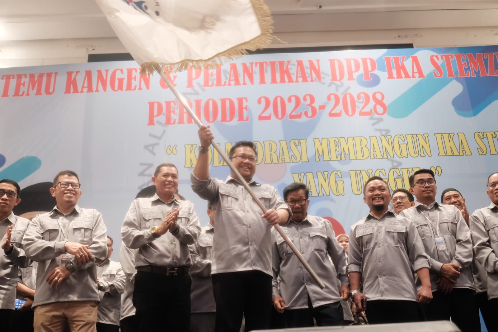 Founder Bosowa Group Lantik Wabup DM Jadi Ketum DPP IKA STEMZHA