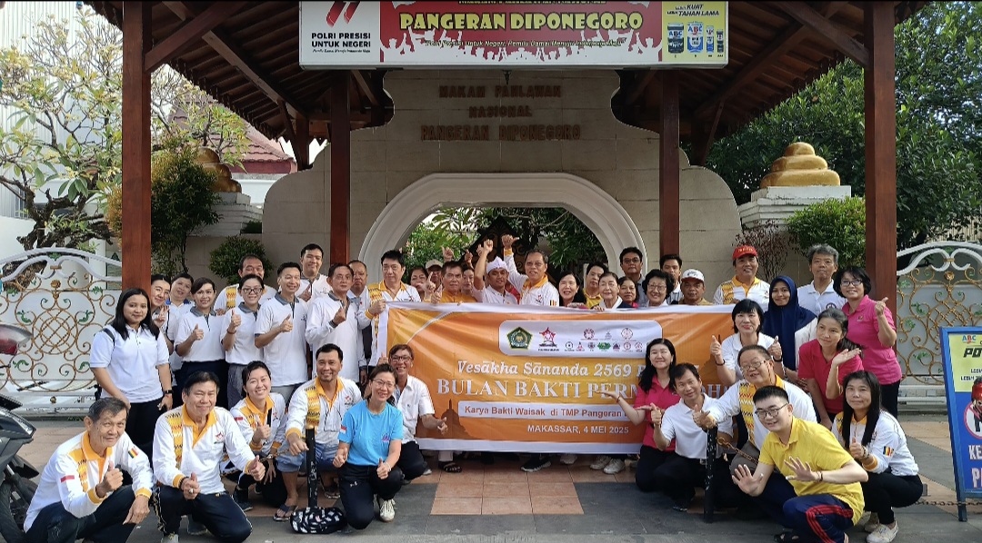 Permabudhi Sulsel Gelar Karya Bakti di Taman Makam Pahlawan Sambut Trisuci Waisak 2569 BE/2025