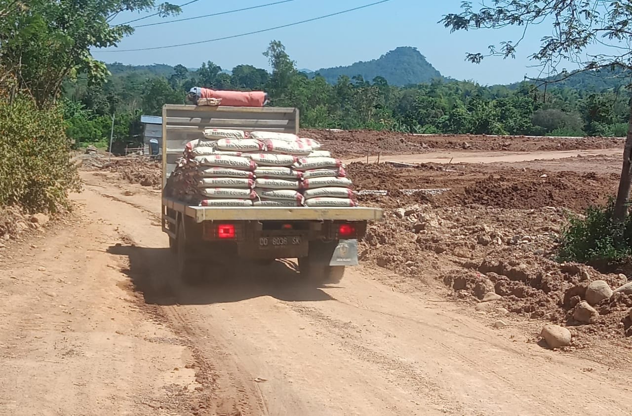 Diduga tak Kantongi Izin, Proyek Kandang Ayam Resahkan Warga Pakkolompo
