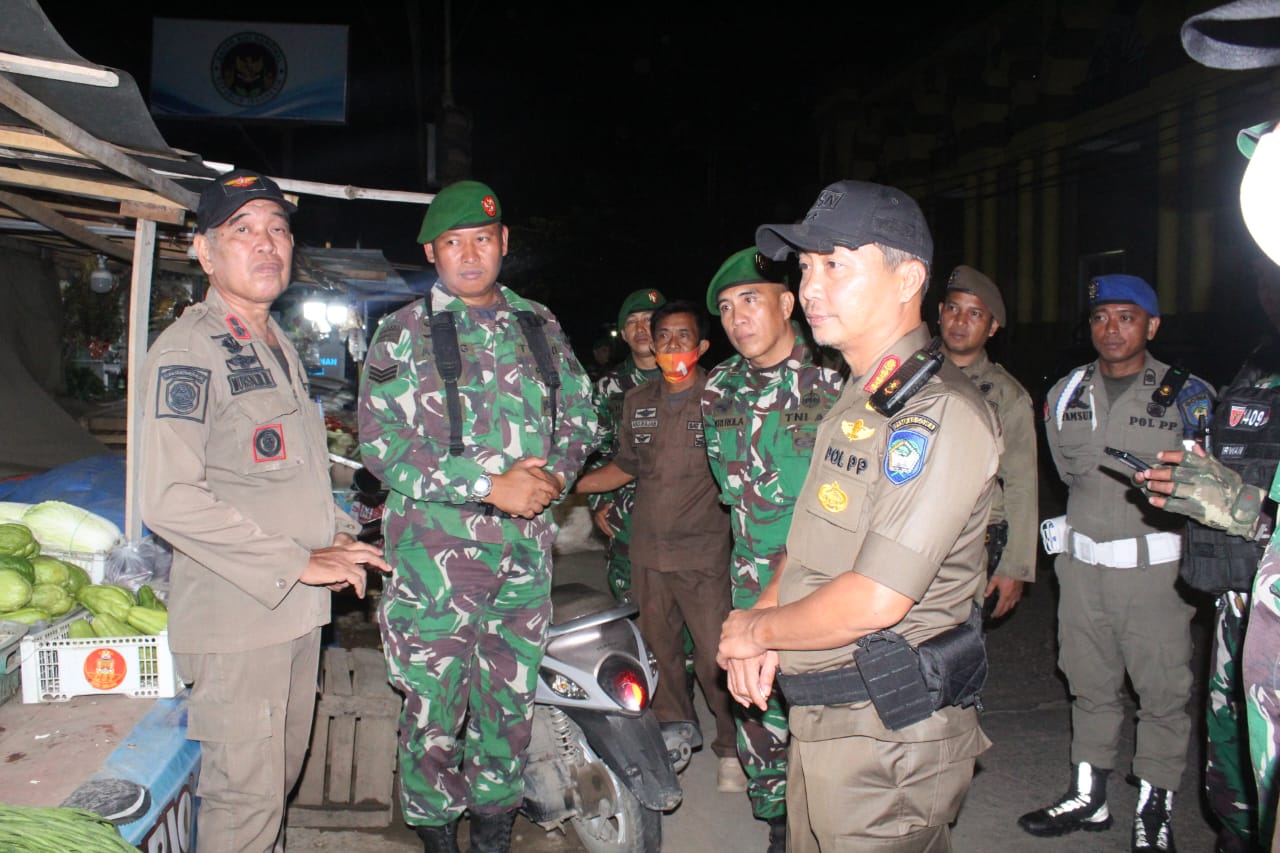 Satpol PP Gowa Gencar Tertibkan Pedagang Pasar Tumpah di Poros Gowa-Takalar