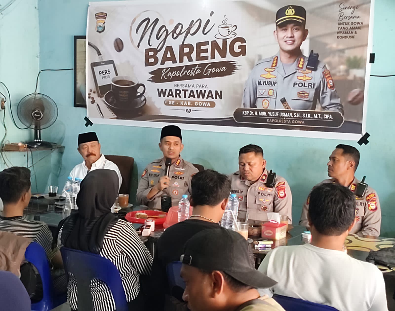 Kapolresta Gowa Ajak Karaeng Kio Ngopi Bareng dengan Insan Pers