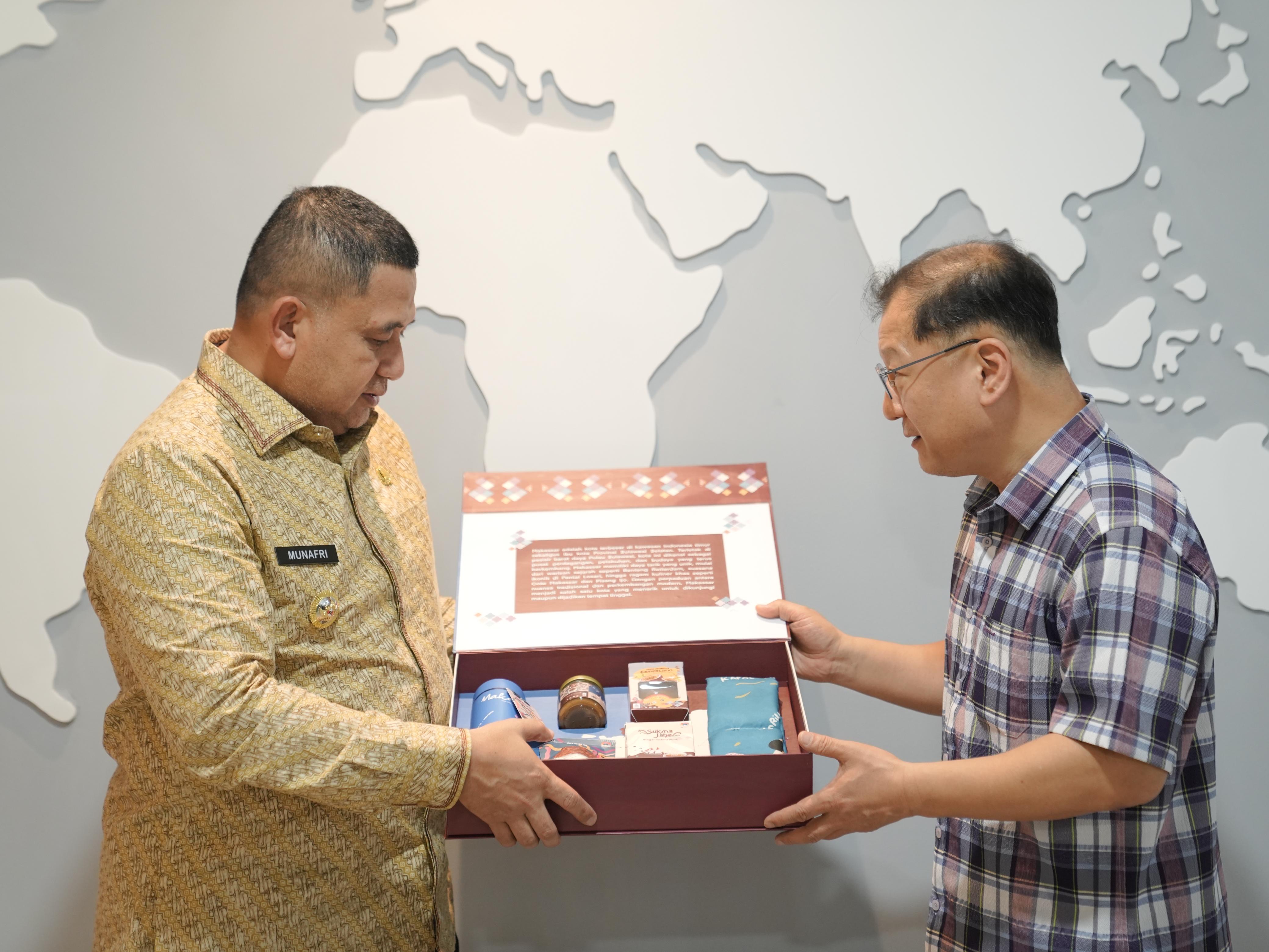 Forum APEKSI: Produk Dekranasda Makassar jadi Souvenir untuk Duta Besar