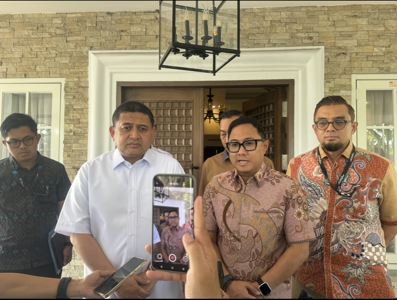 Antrean Solar Masih Terjadi, Pemkot Makassar dan Pertamina Bahas Solusi