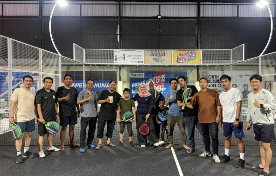 Peringati Hari Pers Nasional,   Politikus PSI Rezki Mulfiati Lutfi Ajak Jurnalis Main Padel