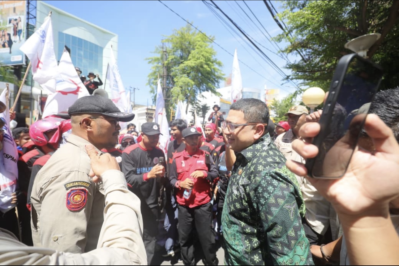 # Wali Kota Munafri Terima Aspirasi Buruh FSPMI, Akan Libatkan Bahas Kenaikan UMK 2026