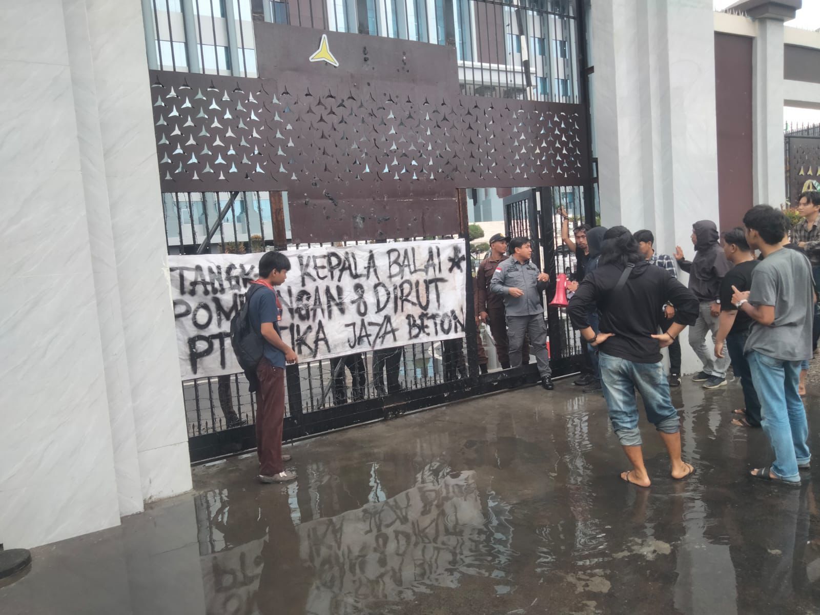 FRONTAL Nilai Kejati Sulsel Tidak Serius Tindaklanjuti Laporan Proyek Irigasi Pammukulu