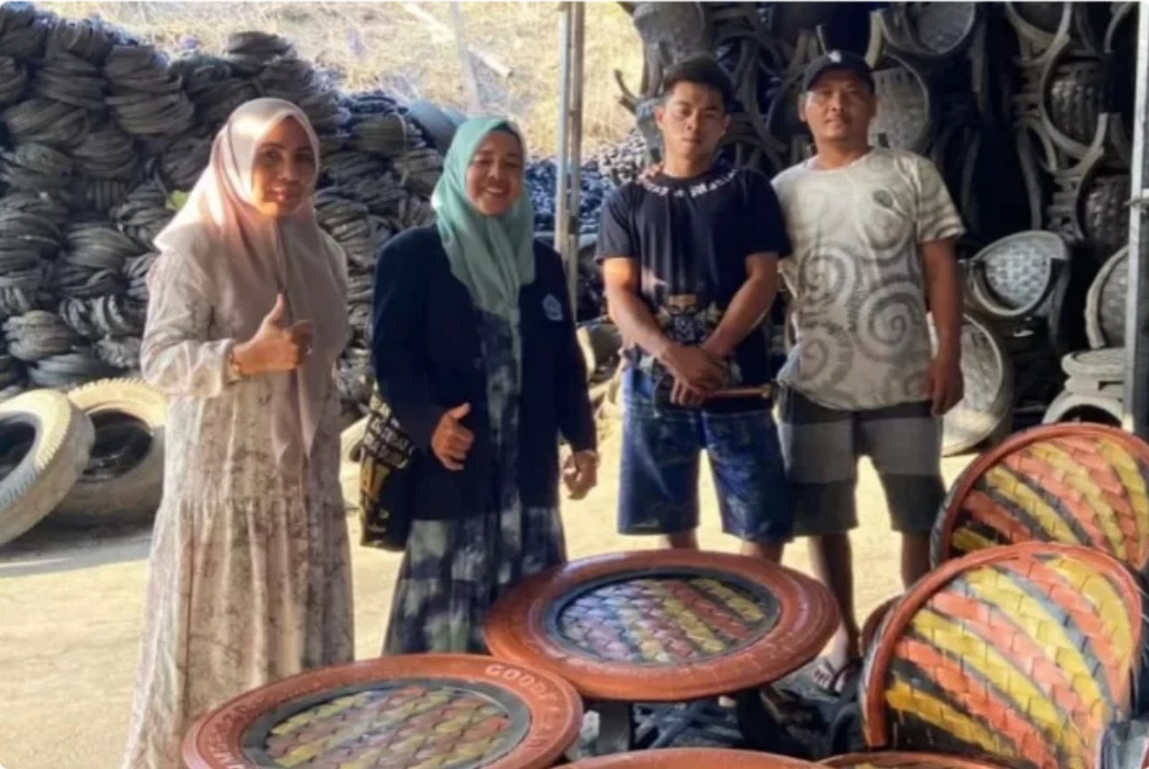 Pemanfaatan Limbah Bank Bekas Menjadi Barang Bernilai Ekonomis