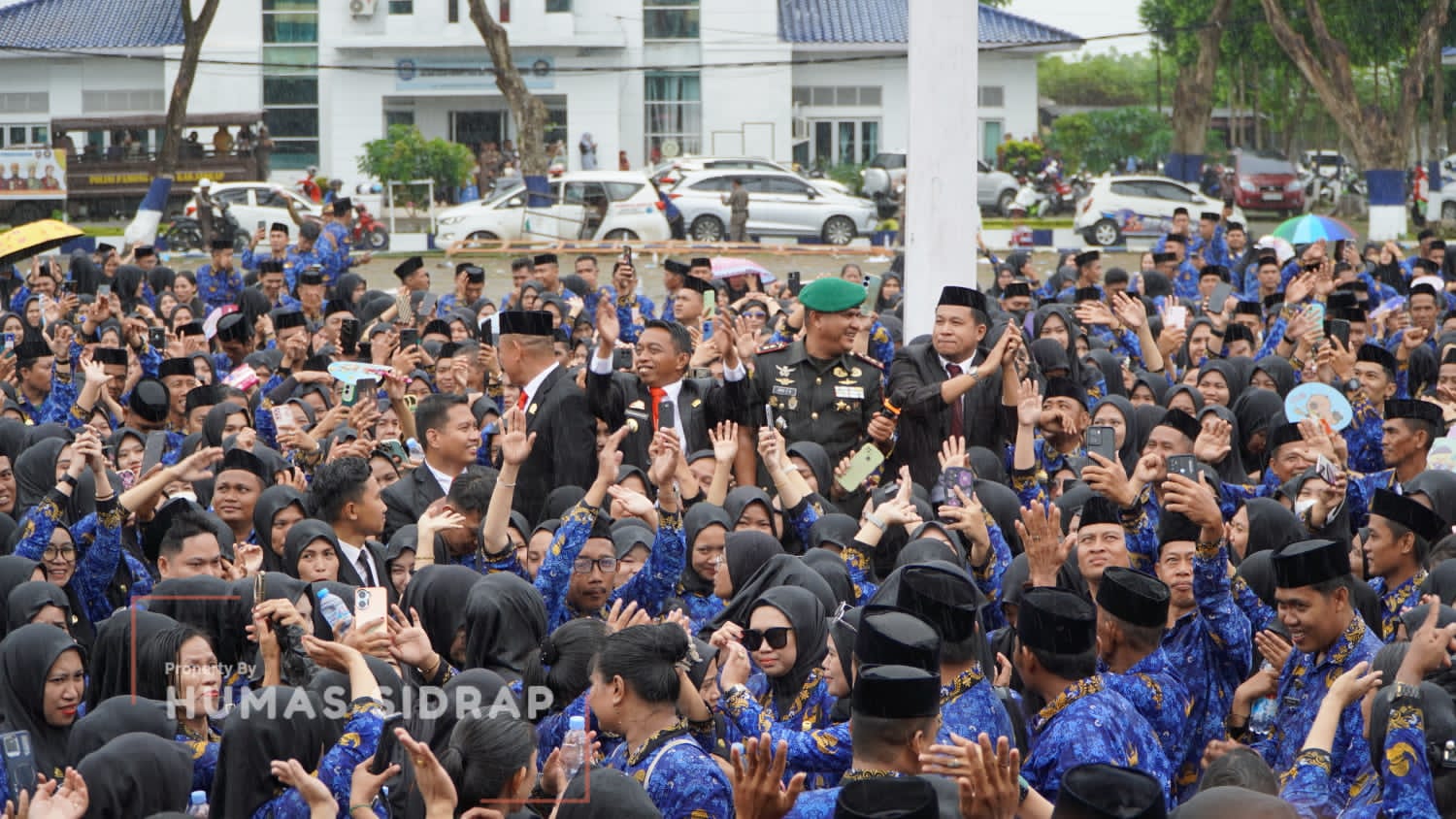 Bupati Sidrap Serahkan SK 2.926 PPPK Paruh Waktu