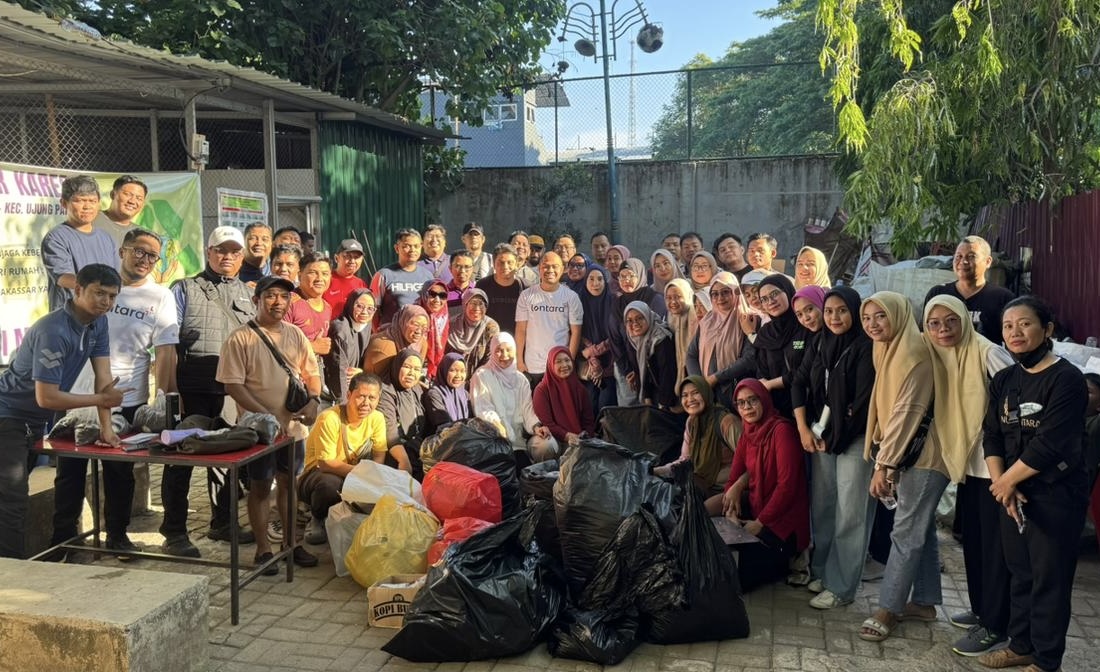 Peringati WCUD 2025, Diskominfo Makassar Gelar Kerja Bakti Sepanjang Jalan Ahmad Yani dan Kunjungi TPS3R