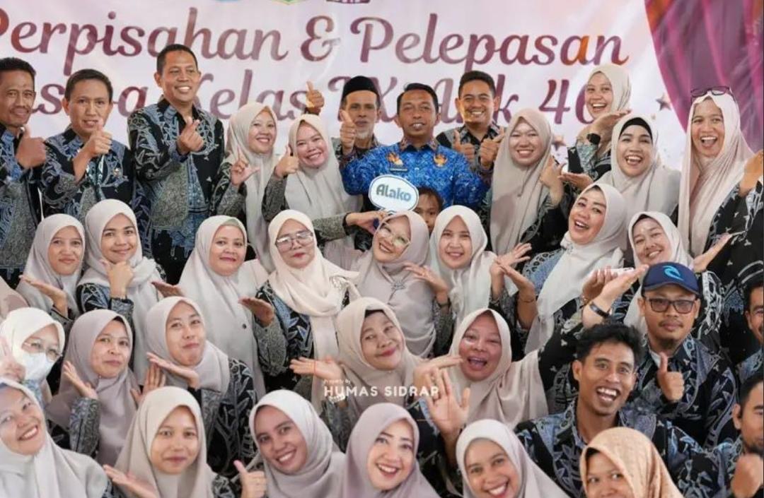 Momen Haru Perpisahan SMPN 1 Watang Pulu Sidrap, Bupati Salami Seluruh Siswa