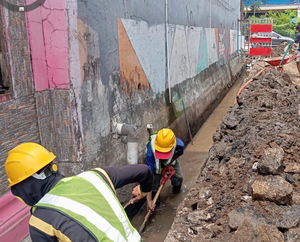 Pemkot Makassar Perbaiki Jalan dan Drainase di Kawasan Pongtiku