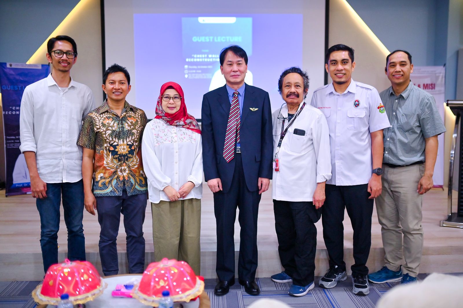 Fakultas Kedokteran Unhas Perkuat Kerja Sama Internasional Lewat Guest Lecture Bersama Ahli ICWS China