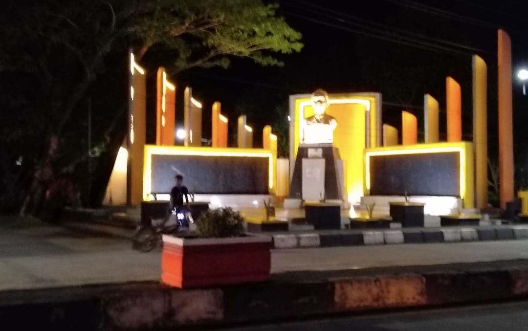 Bupati Andi Ina Benahi Alun - Alun Barru dari Gelap Jadi Terang, Ajak Masyarakat Nikmati Suasana Hutan Kota