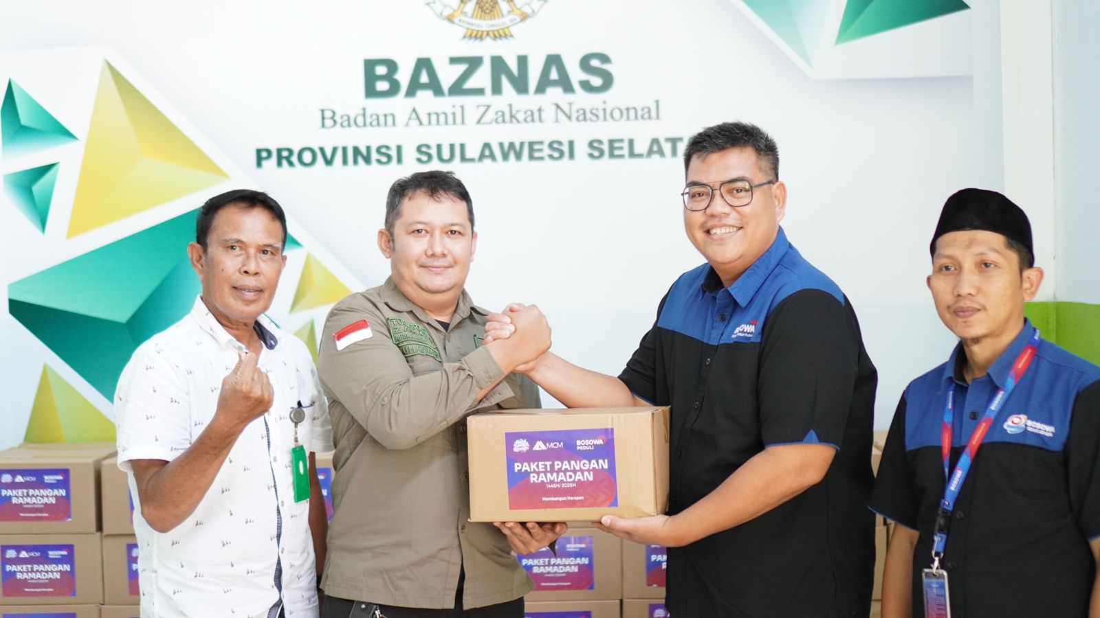 Bosowa Peduli dan PT MCM Salurkan 200 Paket Pangan Ramadan melalui Baznas Sulsel