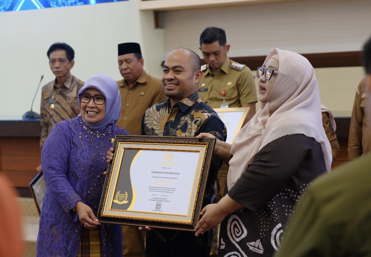 Kota Makassar Berhasil Raih Predikat INFORMATIF dalam Anugerah Keterbukaan Informasi Publik Tahun 2025