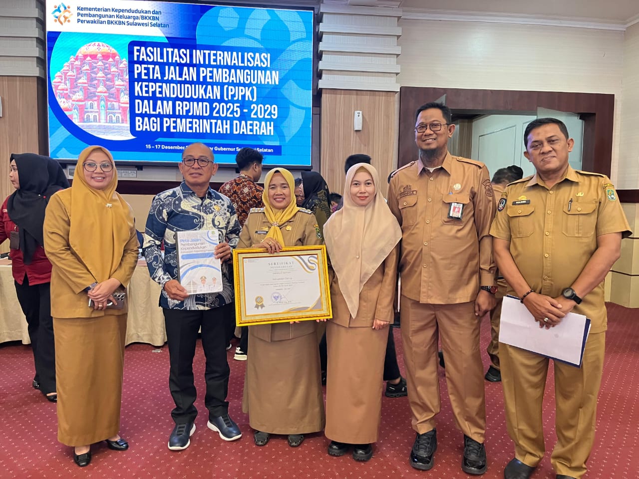 Capaian Prevalensi Stunting Terendah Antar Sidrap Raih Penghargaan Mendukbangga 