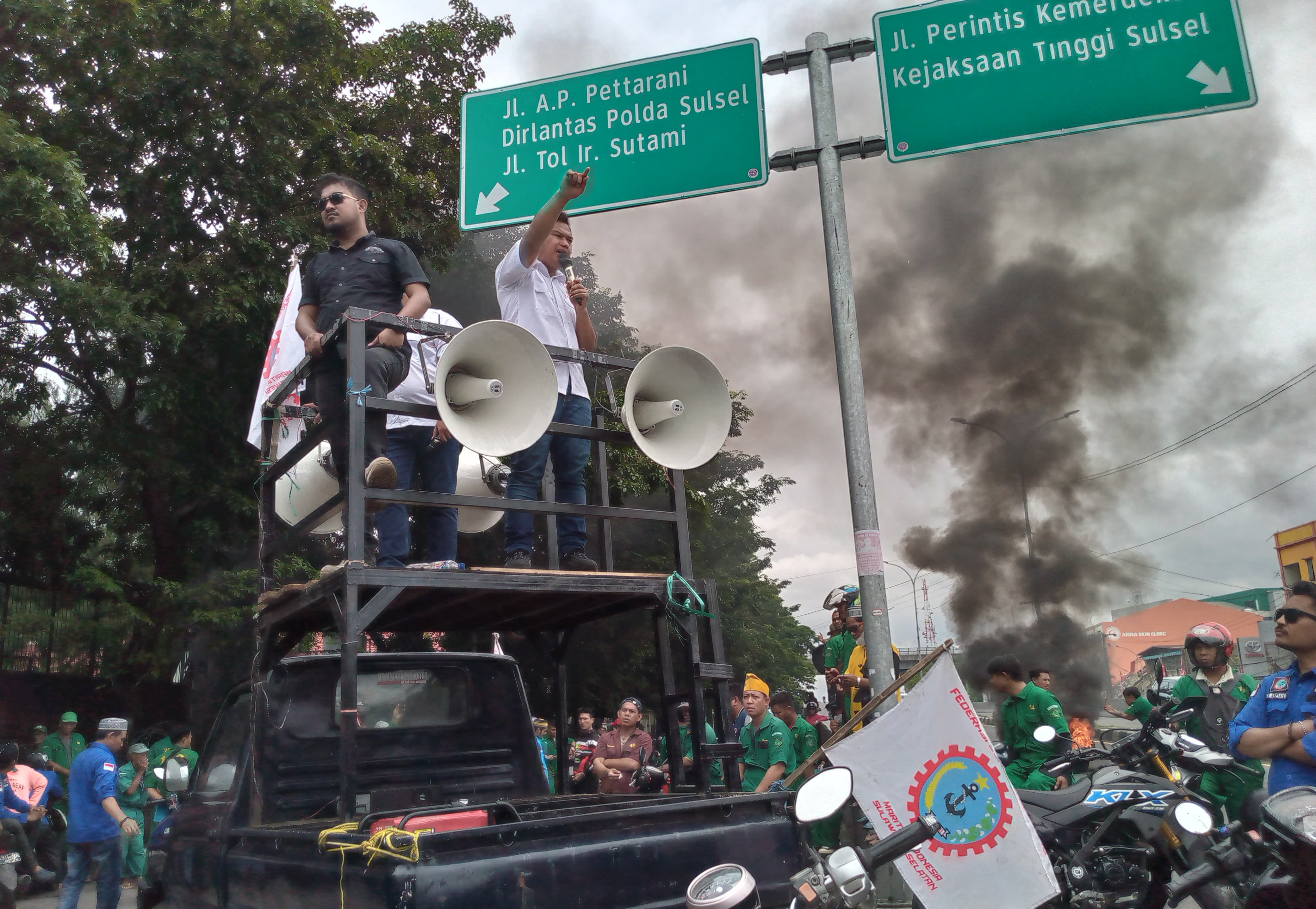 Buruh Bagasi Pelabuhan Mendesak Kepala Pelni Makassar Dicopot 