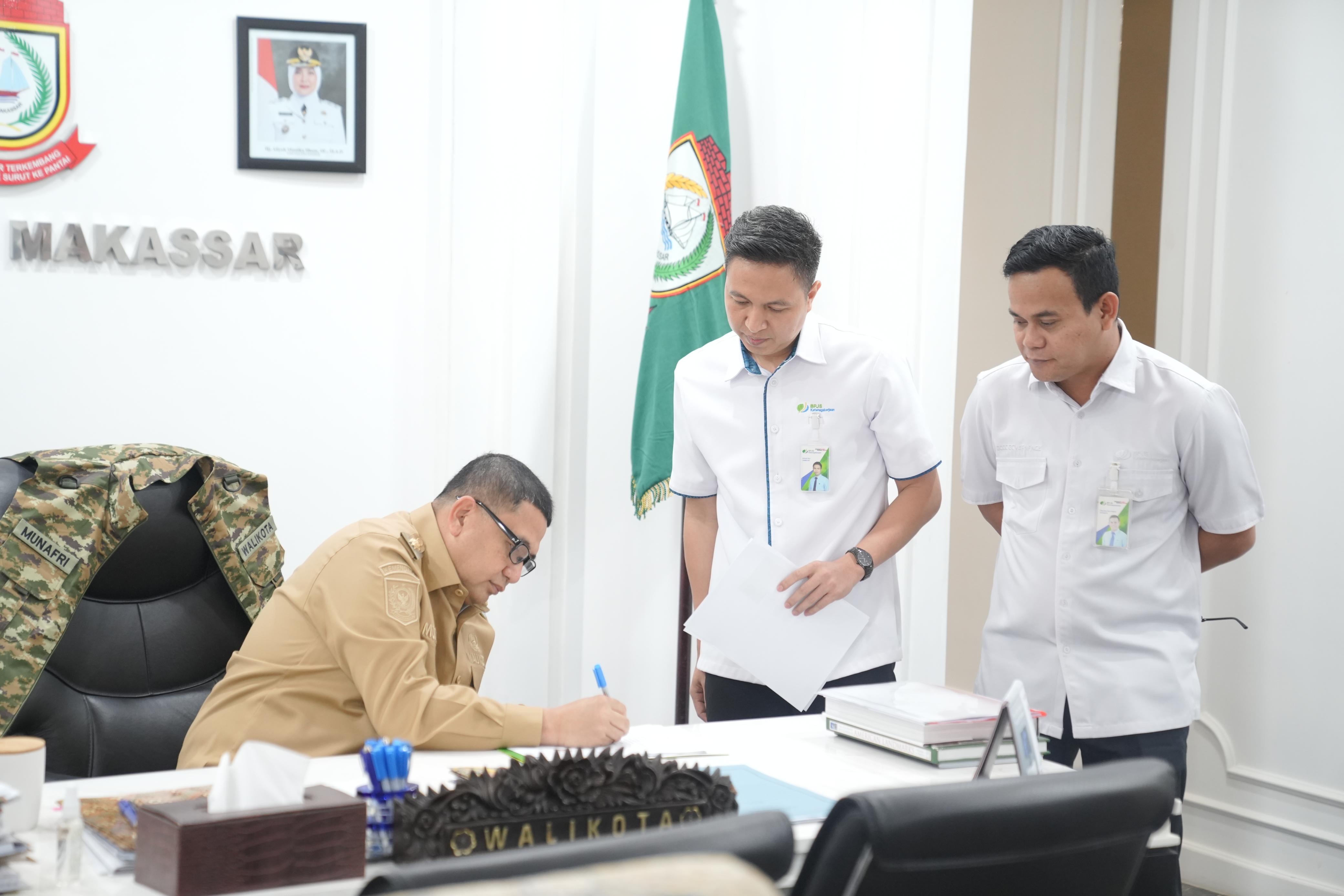 Pemkot Pastikan Tenaga Honorer, RT/RW Dapatkan Fasilitas BPJS Ketenagakerjaan