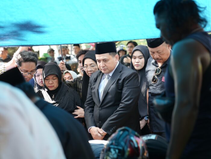 Lepas Jenazah Ruslan Mahmud di Gedung DPRD Makassar, Appi: Almarhum Figur Politisi yang Militan