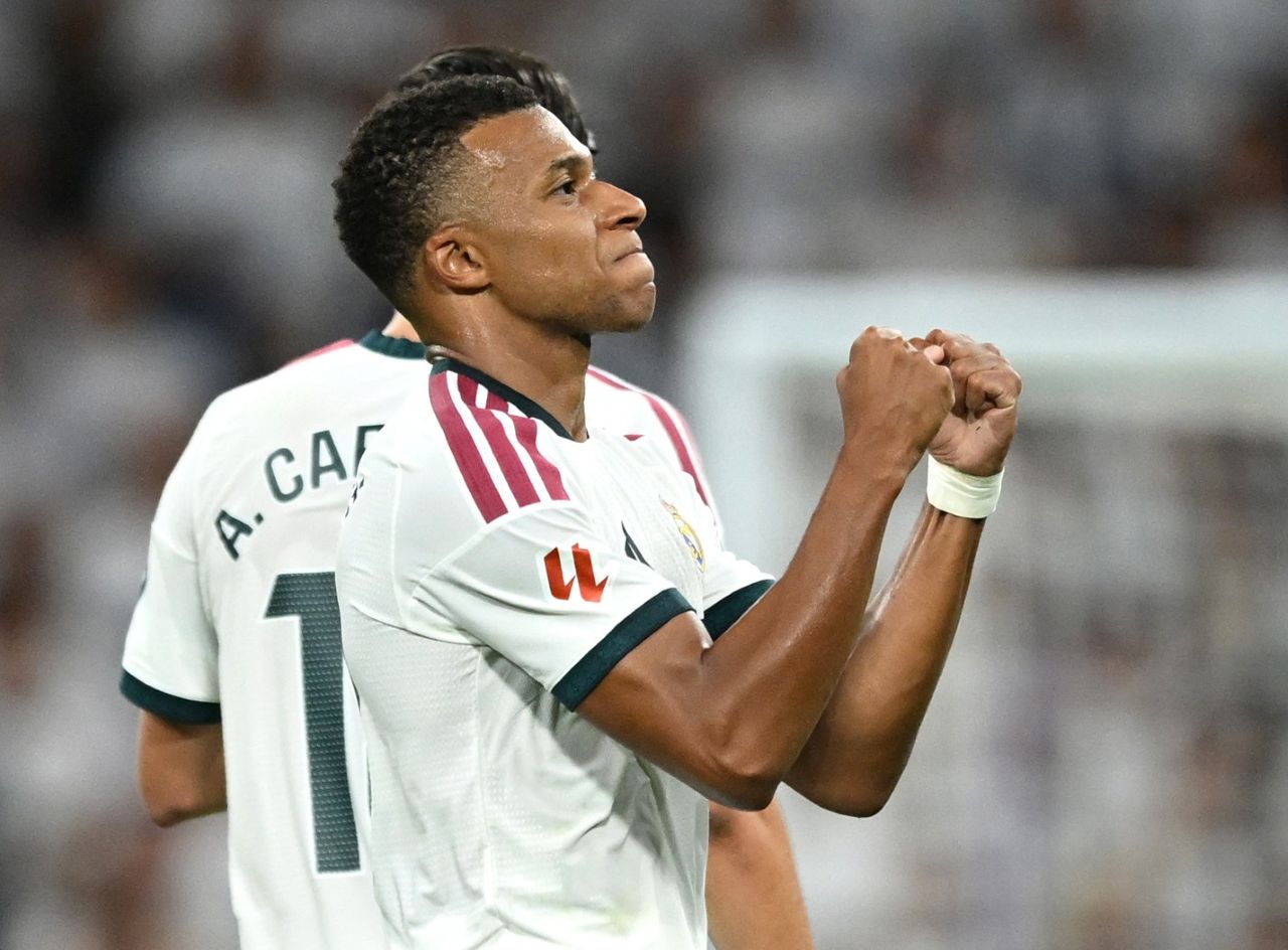 Hasil La Liga : Real Madrid Bantai Sociedad 4-1, Mbappe Hattrick