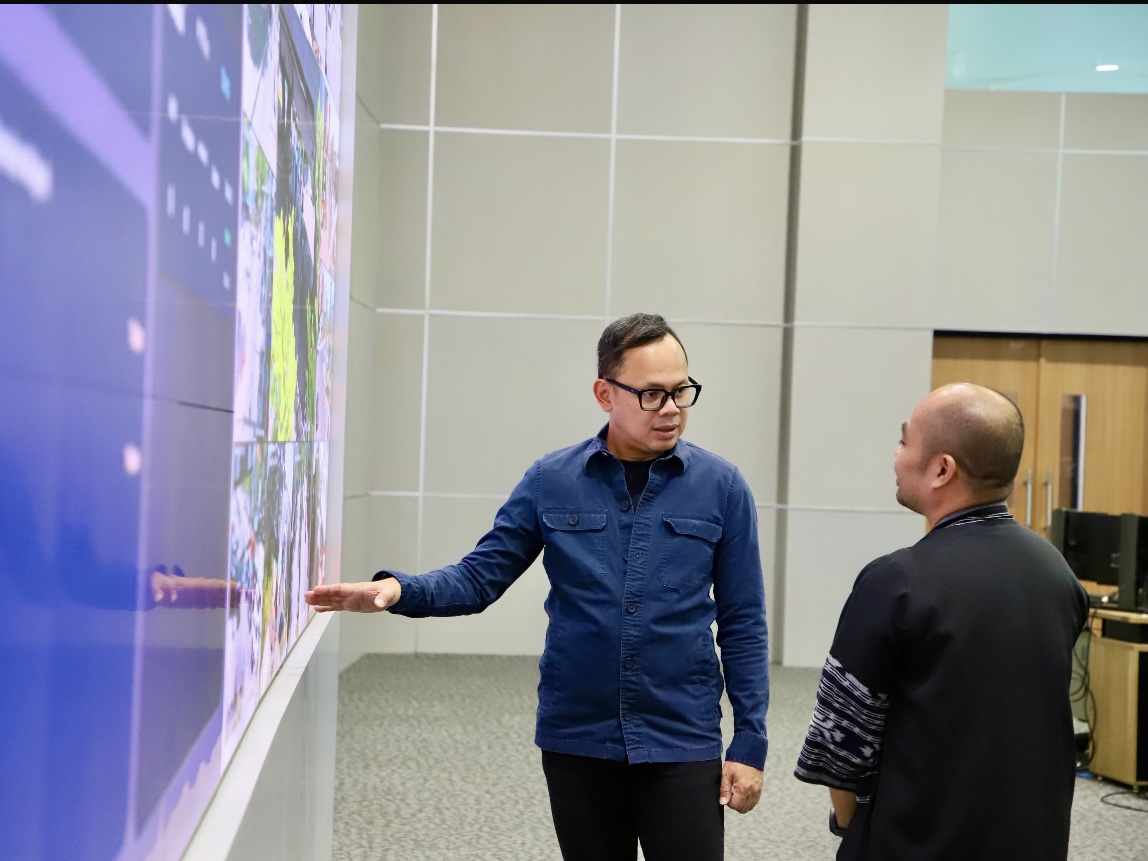 Kunjungi Command Center, Wamendagri: Puji Inovasi Wali Kota Munafri dan Kadis Kominfo Roem
