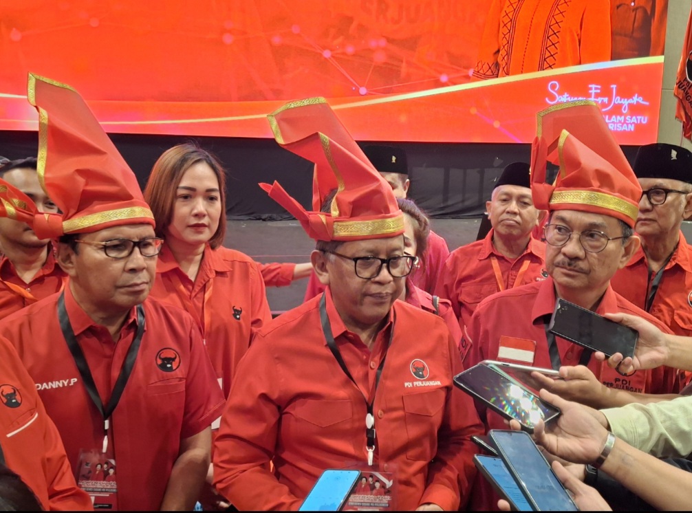 Konferda PDI Perjuangan Sulsel Dibuka dengan Sholawat, Hasto Dorong Kolaborasi ARW–Danny