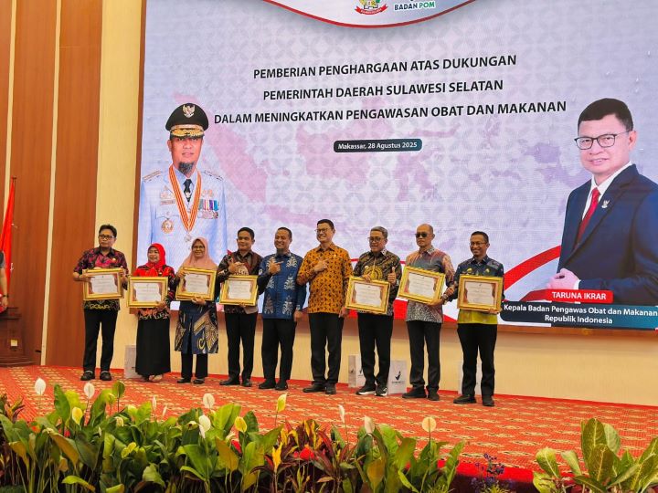 Pemkab Maros Raih Penghargaan BPOM atas Kinerja Pengawasan Obat dan Makanan