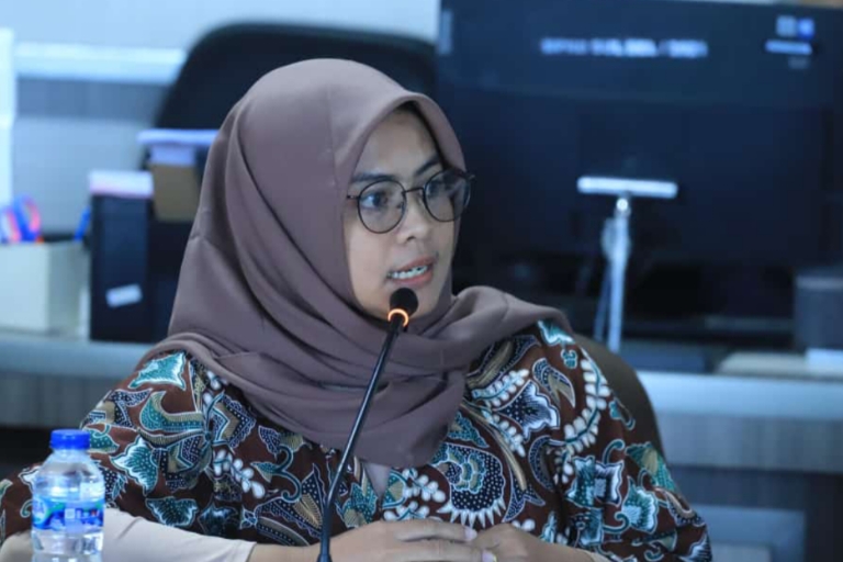 Bantu Pelaku UMKM, Legislator Gerindra Sulfiana Minta BPOM dan BPJH Bermitra dengan Labkesda Bone