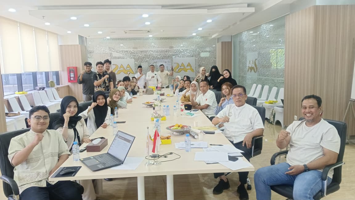 IKA Unhas Siapkan Modal Usaha Mahasiswa Yatim
