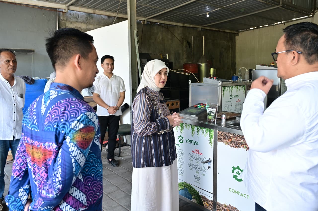 Aliyah Mustika Ilham Tinjau Pengelolaan Sampah Modern di Bali
