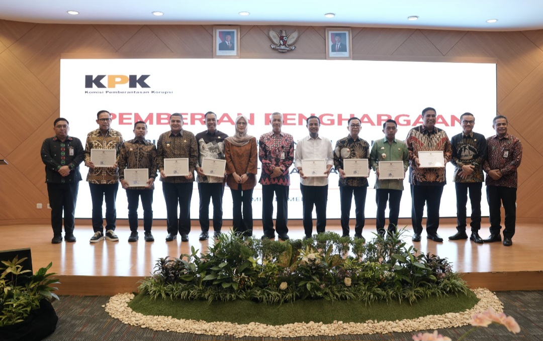 Pemkot Makassar Raih Penghargaan dari KPK Kategori 'Terjaga'