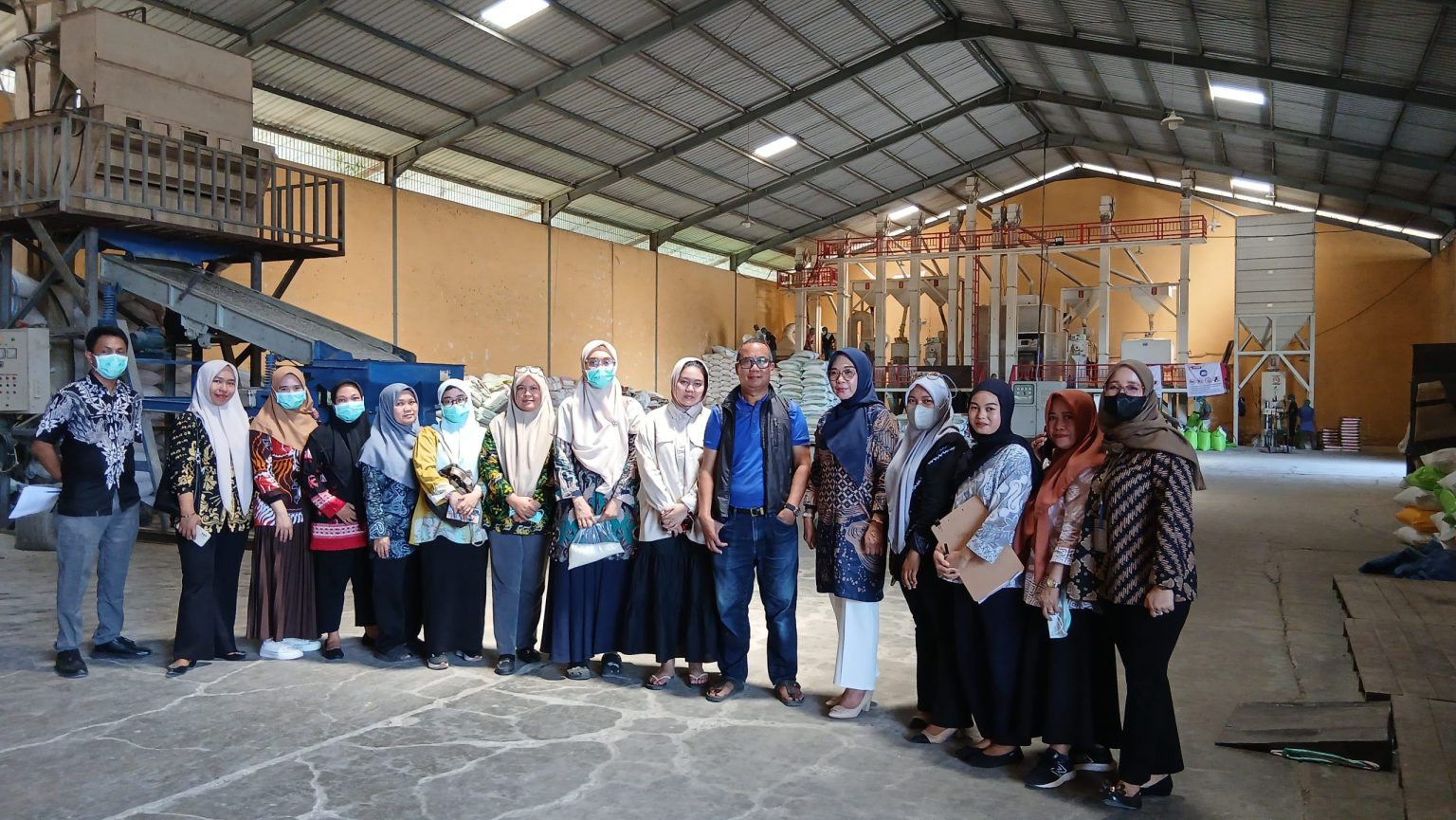 Dinas Ketahanan Pangan Kota Makassar  Lakukan Pembinaan ke Pelaku Usaha Beras CV Gautama Mandiri