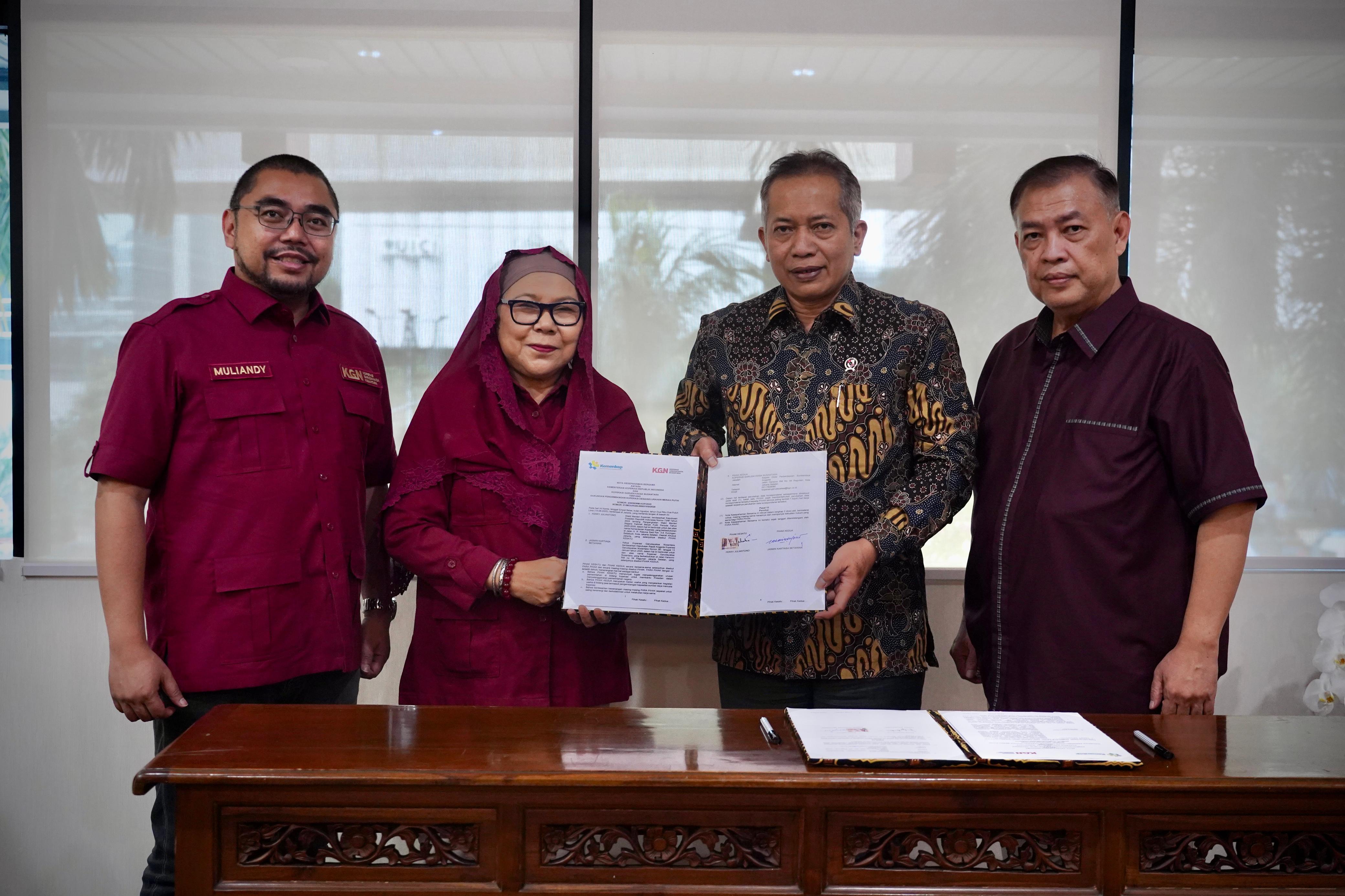 Kemenkop dan KGN Jalin Kerja Sama Peningkatan SDM Pengelola Kopdes Merah Putih Berbasis ToT