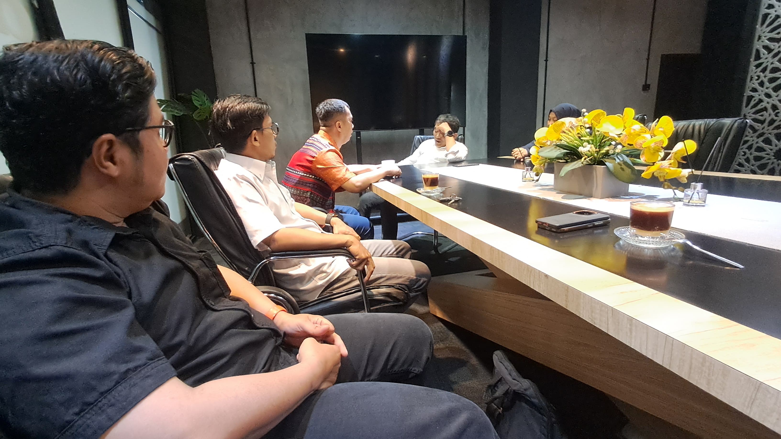 Prof. Armin Lawi dan Dekan Fikom UMI Purnawansyah Perkuat Sinergi Riset Sains Data dan Pendidikan