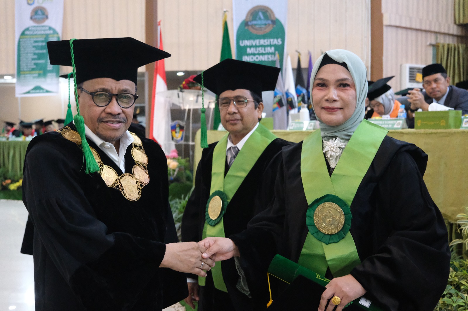 UMI Kukuhkan Tiga Profesor, Diakui PTS dengan Jumlah Guru Besar Terbanyak