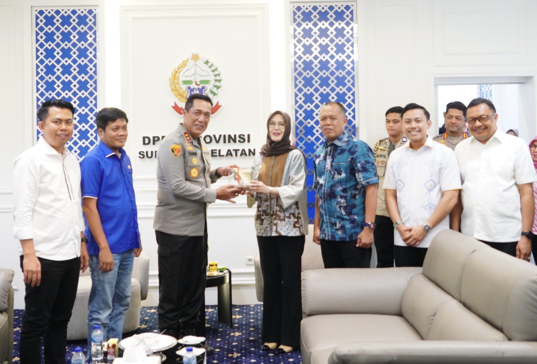 Kapolda Sulsel Irjen Pol Djuhandhani Jalin Silaturahmi Perdana dengan DPRD Sulsel