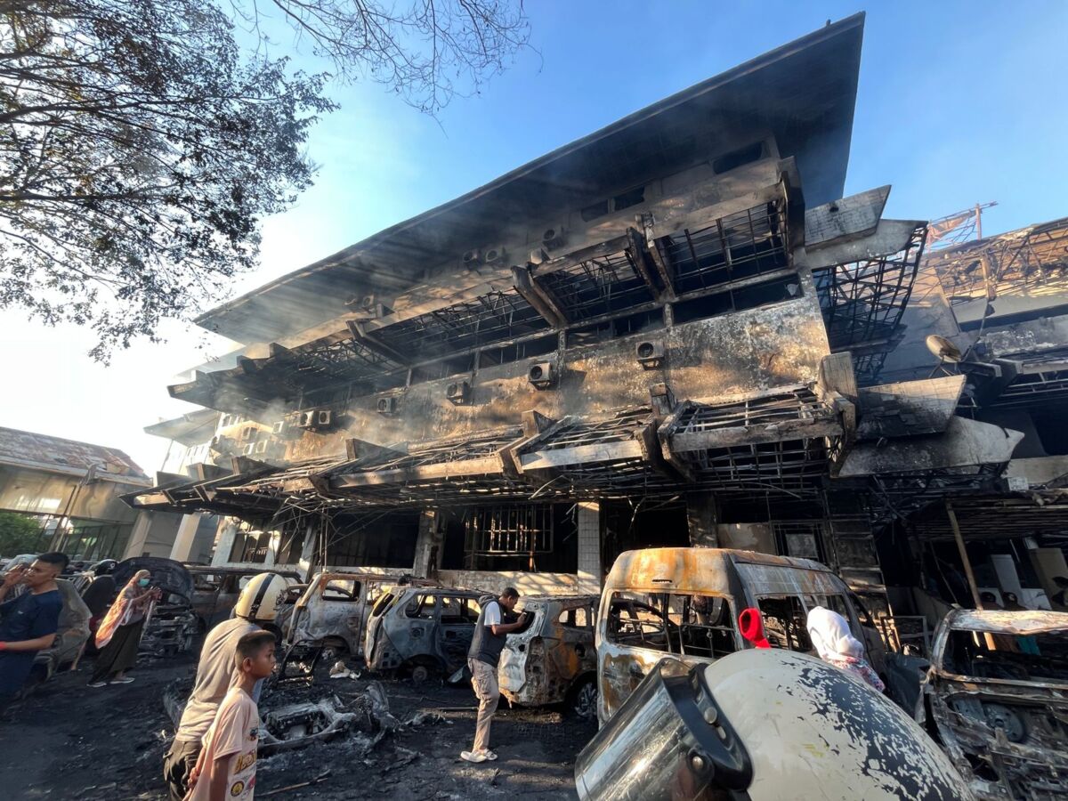 Lelang Material Gedung DPRD Makassar Terjual Rp1,05 Miliar, Pembongkaran Segera Dilakukan