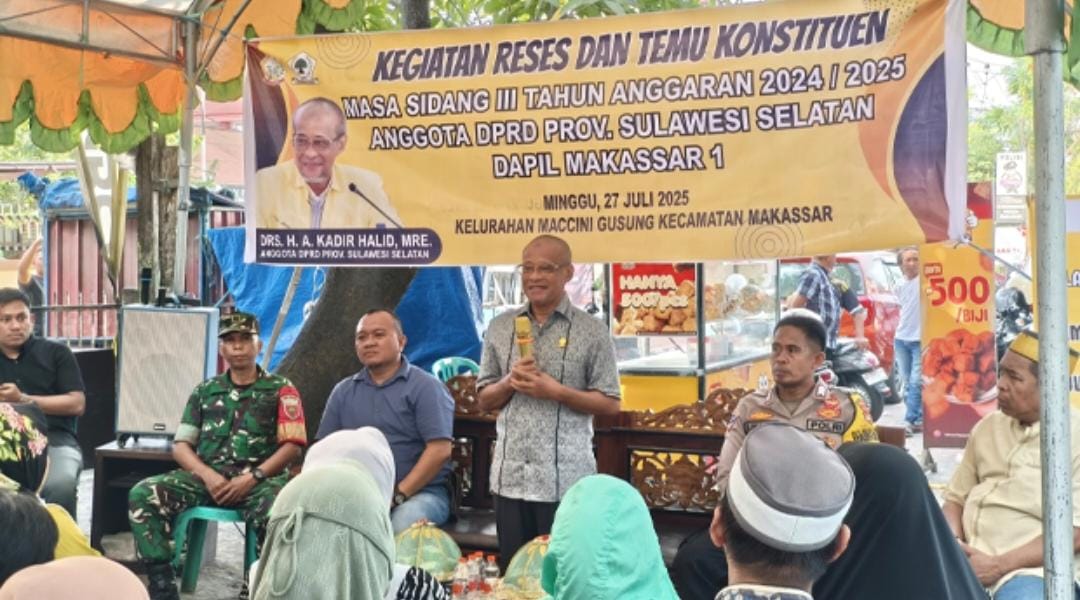Kadir Halid Siap Perjuangkan Warga Maccini Gusung Terima Bantuan Bedah Rumah